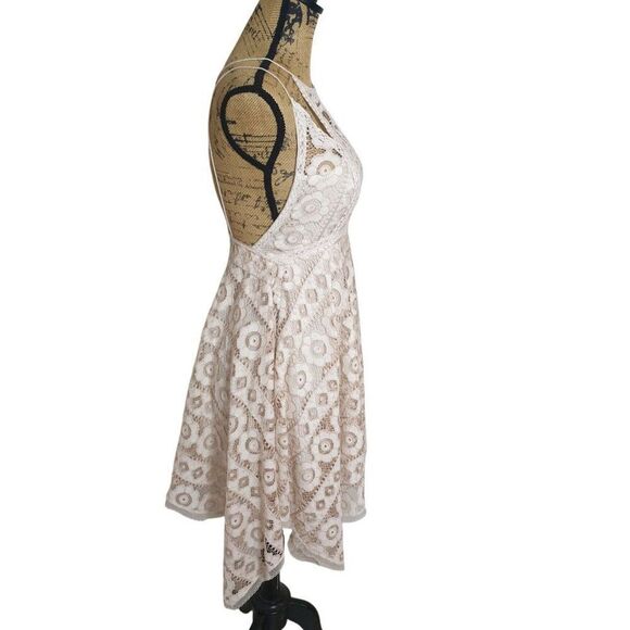 Free People Lace Just Like Honey Mini Dress Sz 4 White Backless Cottagecore VSCO - Picture 7 of 11